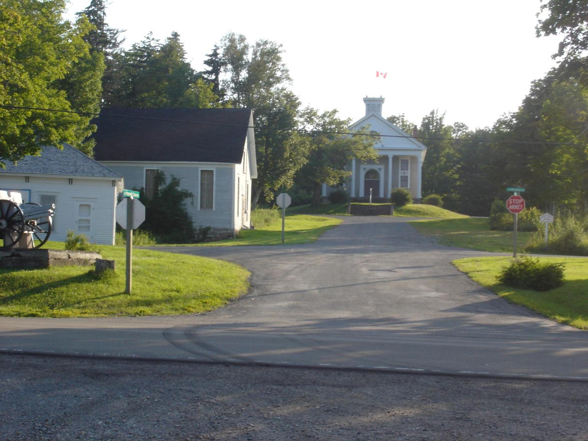 The Artisan Hopewell Cape